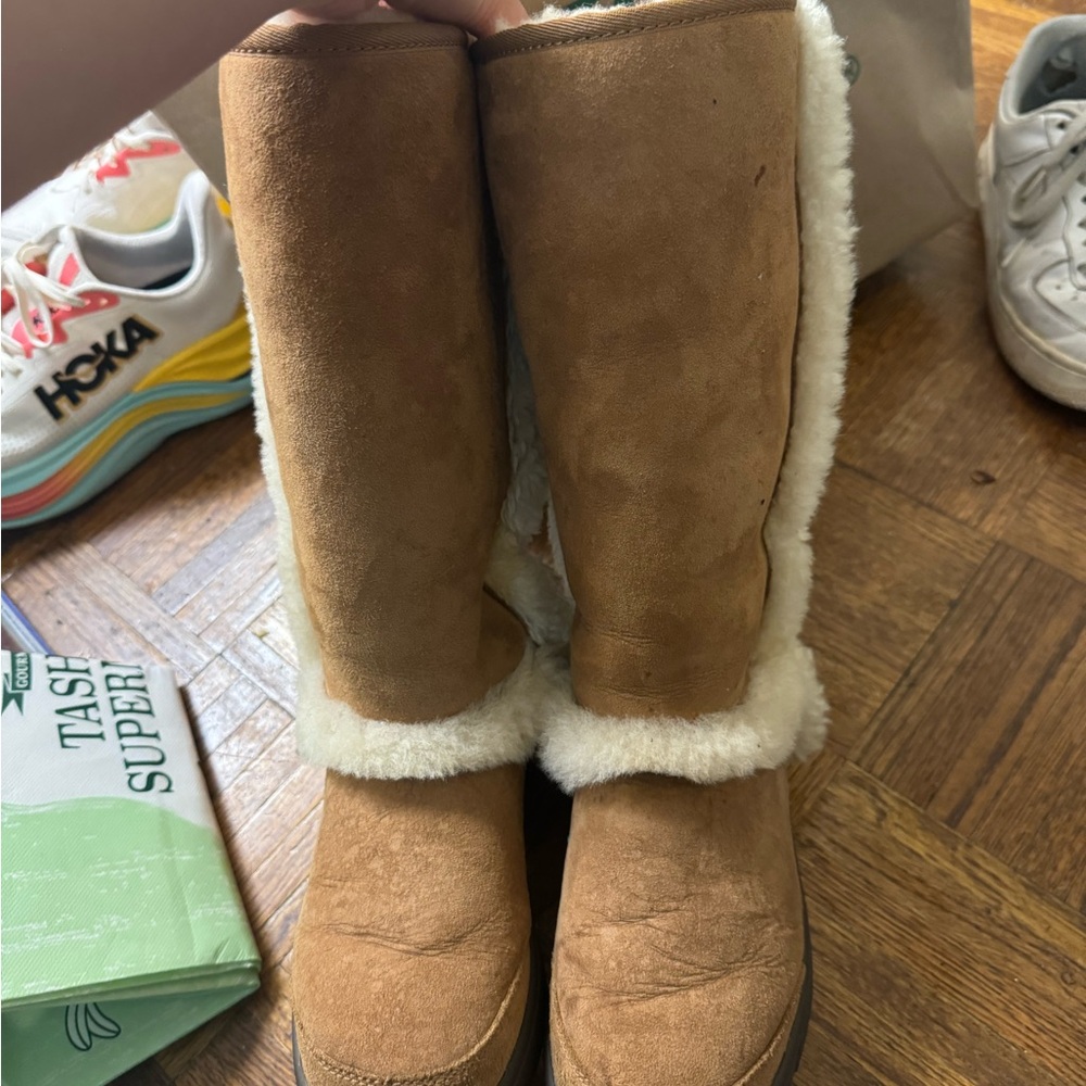 UGG Women's Sunburst Tall Boots US size 6. - Picture 3 of 11